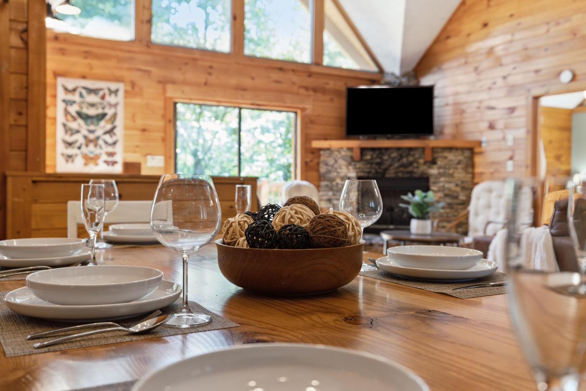 1 Min To The Parkway Spacious Cabin W 3 Suites And Extra Bedroom! Pigeon Forge Exterior foto