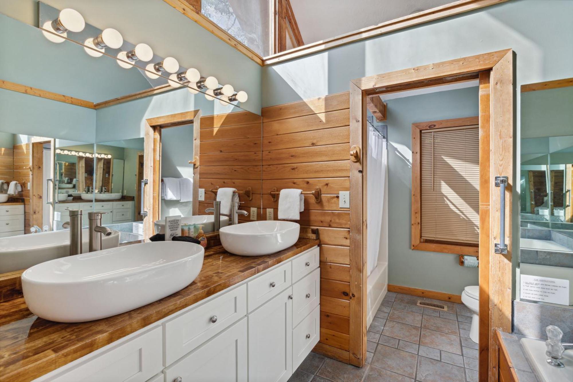 1 Min To The Parkway Spacious Cabin W 3 Suites And Extra Bedroom! Pigeon Forge Exterior foto